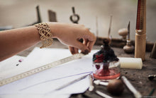 Carica l'immagine nel visualizzatore di Gallery, Bracciale rigido Logo - Sara Lubrano 
